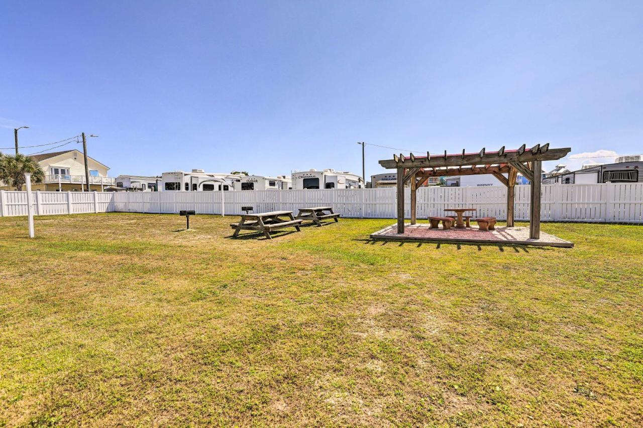 Atlantic Beach Studio With Community Pool! Kültér fotó
